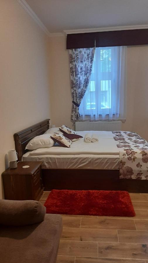 Toscana Apartman Gyula Eksteriør bilde
