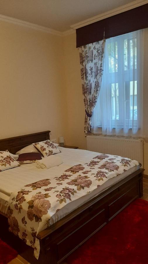 Toscana Apartman Gyula Eksteriør bilde