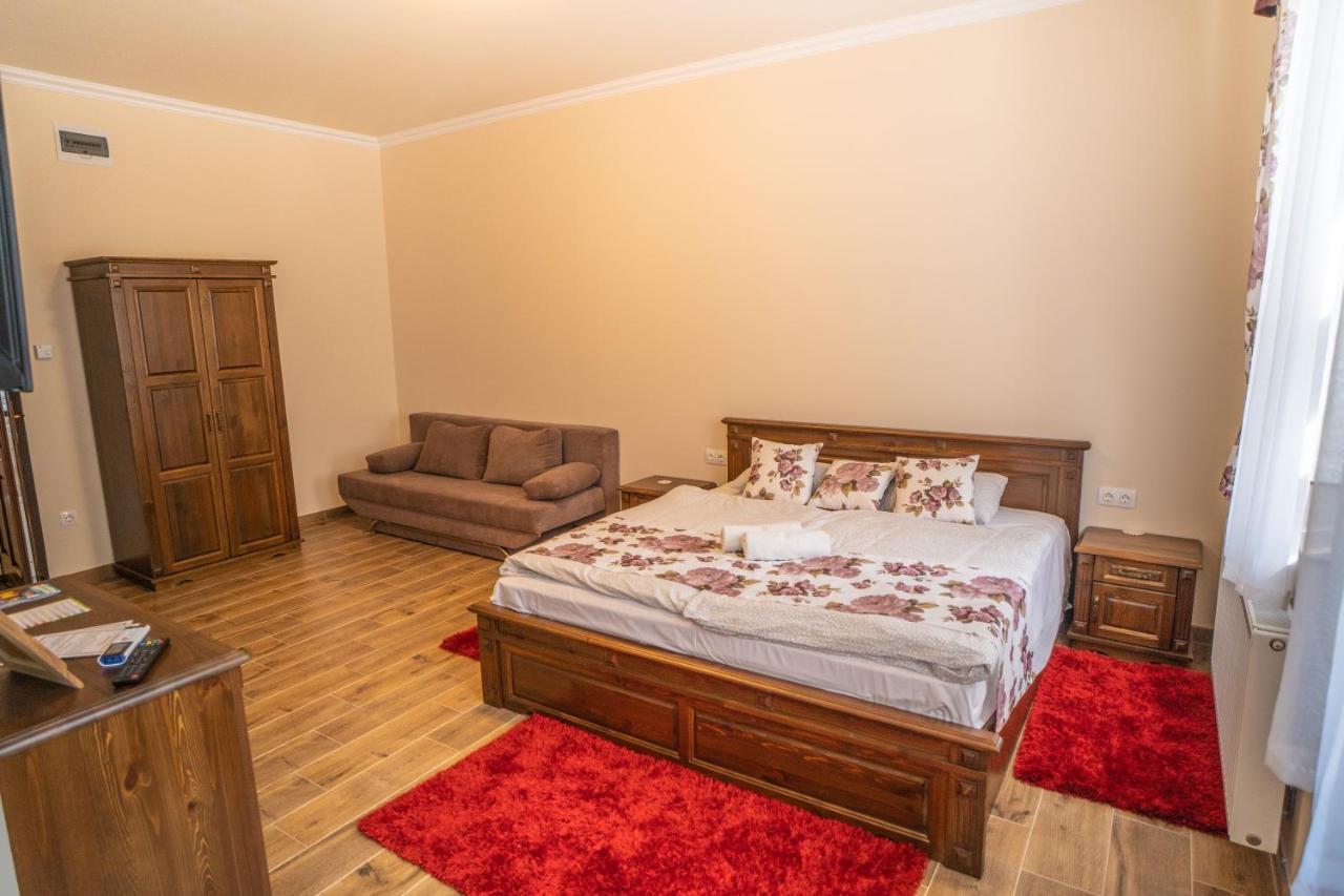 Toscana Apartman Gyula Eksteriør bilde