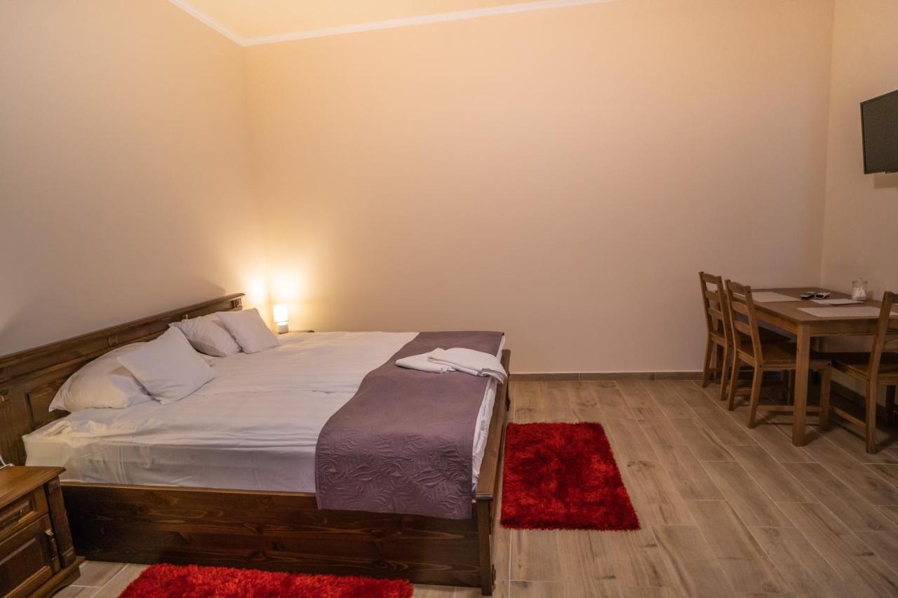 Toscana Apartman Gyula Eksteriør bilde