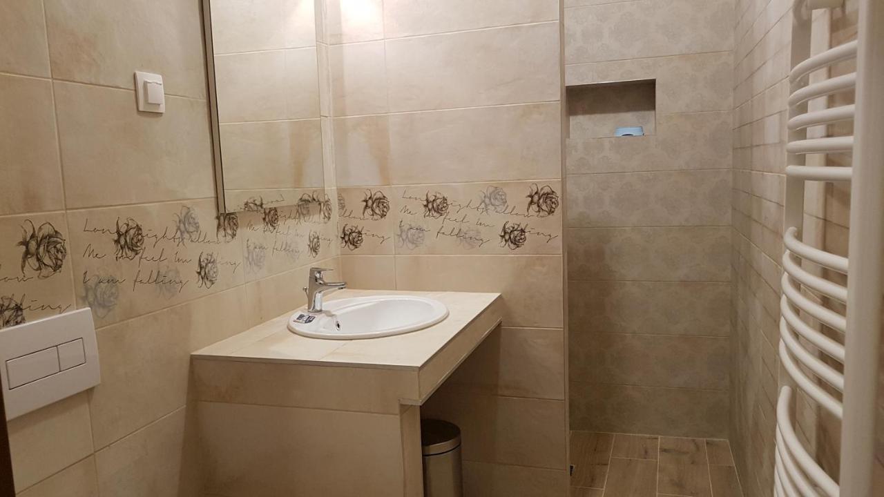 Toscana Apartman Gyula Eksteriør bilde