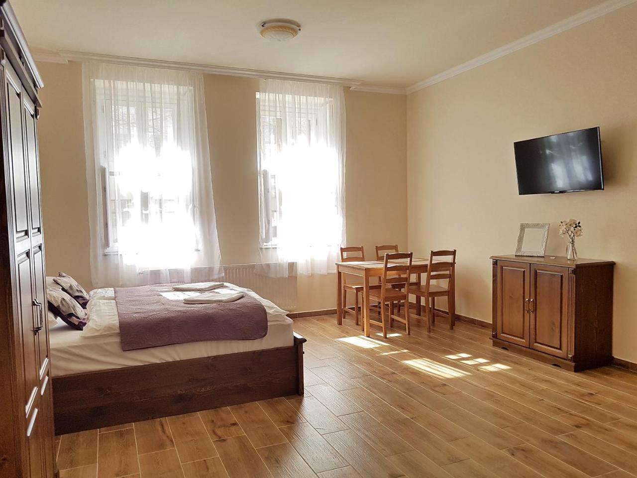 Toscana Apartman Gyula Eksteriør bilde