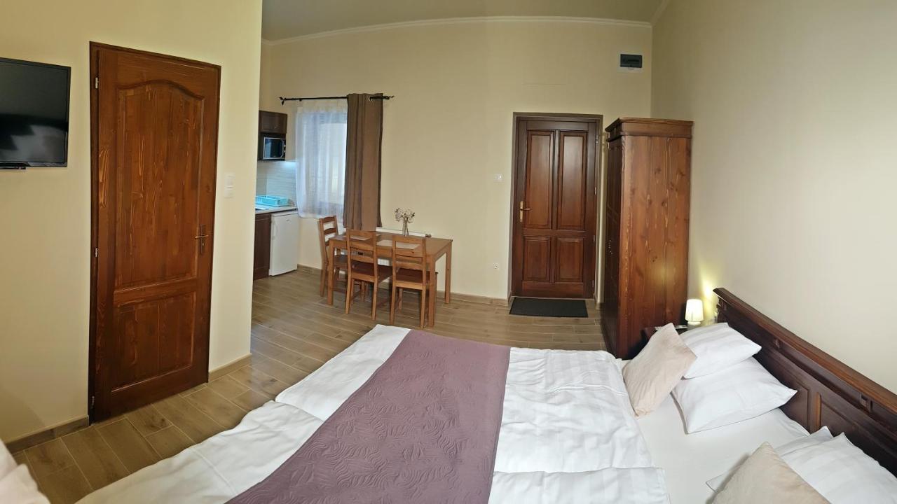 Toscana Apartman Gyula Eksteriør bilde